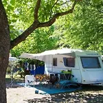 Camping Zecamping 4 Chiens Acceptes Bien-etre Piscine Couverte