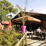 Camping Zecamping 4 Chiens Acceptes Bien-etre Piscine Couverte Azur