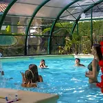Zecamping 4 Chiens Acceptes Bien-etre Piscine Couverte 4* Azur