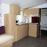Camping Zecamping 4 Chiens Acceptes Bien-etre Piscine Couverte Azur