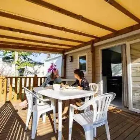 Camping 4 Etoiles - Piscine - Eecabc Campsite Azur