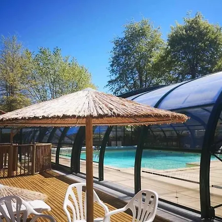 Zecamping 4 Etoiles Chiens Acceptes Bien-Etre Piscine Couverte مكان تخييم 4*