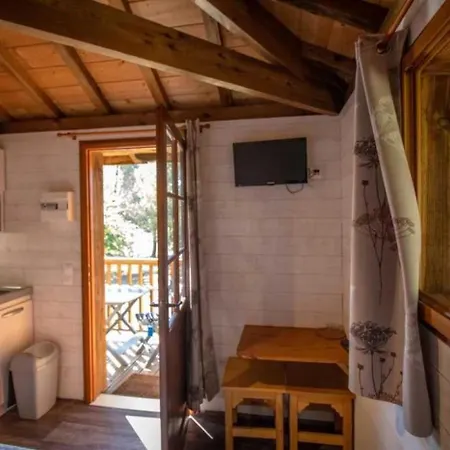 Zecamping 4 Etoiles Chiens Acceptes Bien-Etre Piscine Couverte 4* Azur