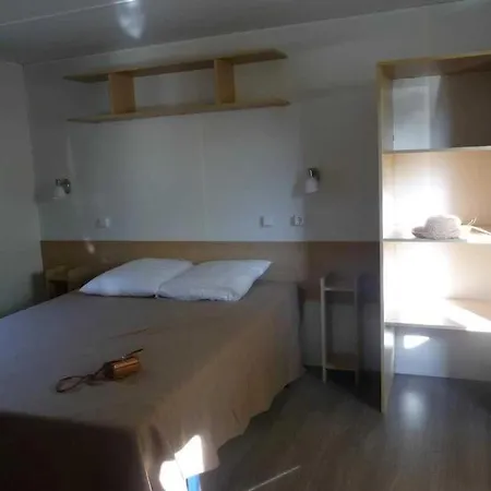 Кемпинг 4 Etoiles - Piscine - Eecabc *