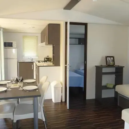 Кемпинг 4 Etoiles - Piscine - Eecabc *