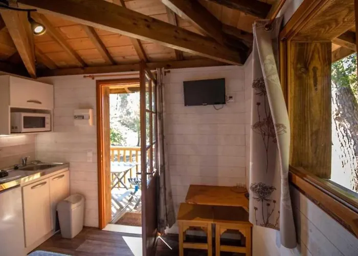 Camping 4 Etoiles - Piscine - Eecabc 4* Azur