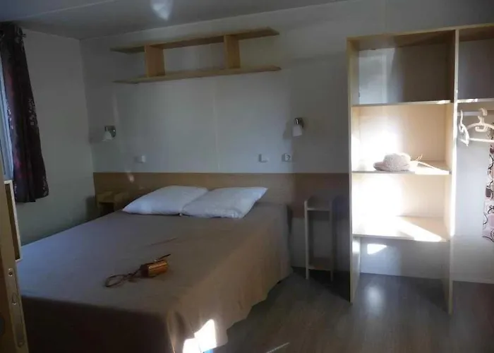 Camping 4 Etoiles - Piscine - Eecabc *